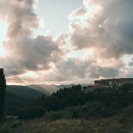 Buongiorno Maestra Di Monteverdi Marittimo, Borgo Di Canneto (Pisa)